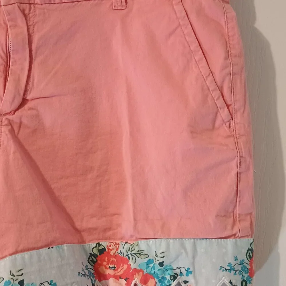 Calvin Klein Jeans/Chino Shorts/Womens/18W/Coral/Floral Scalloped - Picture 7 of 8
